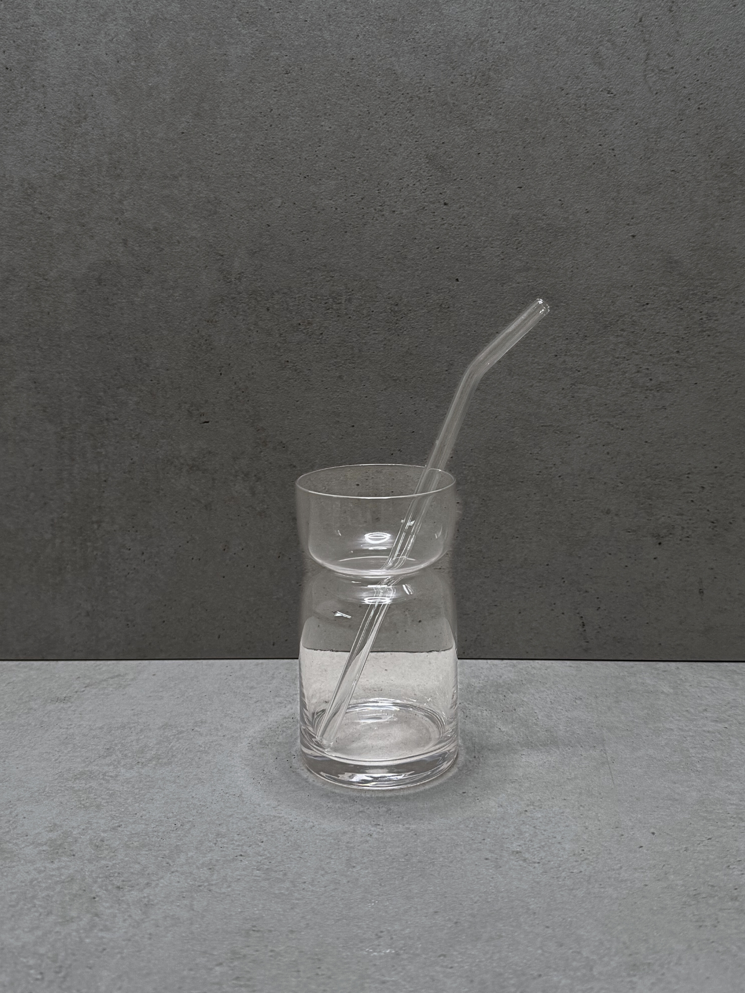 Drinking glass. Hourglass. Drinking glass with straw. Aesthetic glass. Matcha glass. Glass for drinks. Trendy glass. Glass matcha Temu, Blokker, Action, Ikea. Glazen beker met rietje. Bocal en verre avec paille. Verre à boire. Glasgefäß mit Strohhalm.
Trinkglas. Home organizing. Organizing goals. Kitchen goals. Organisation zu Hause. Organisation de la maison.